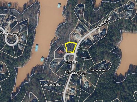 3rd image of 301 Pike Point