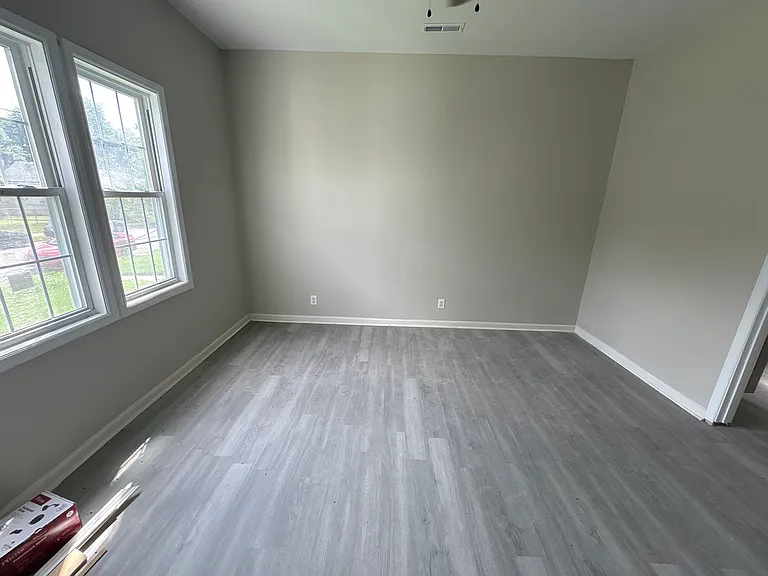 2649 Rowan St — Photo 10