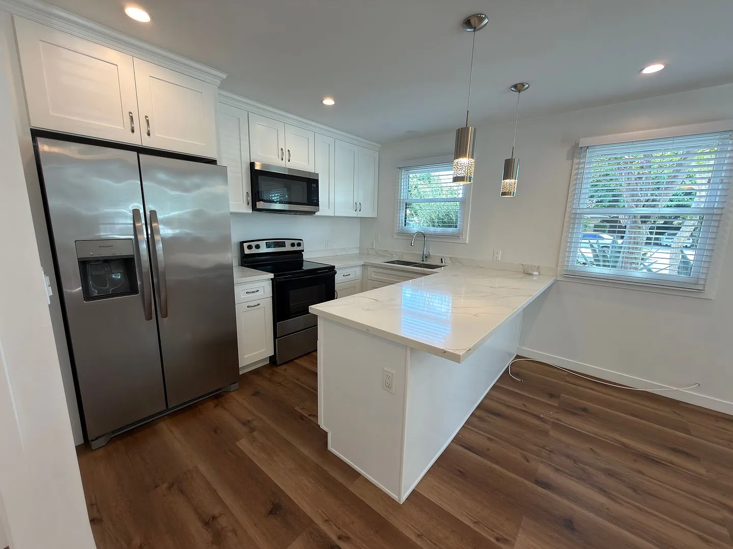 320-358 S. Clark Street — Photo 4