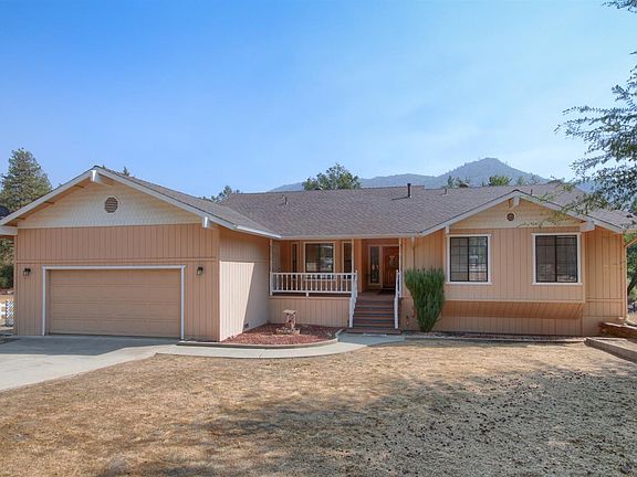 4th image of 46086 Beechwood Dr