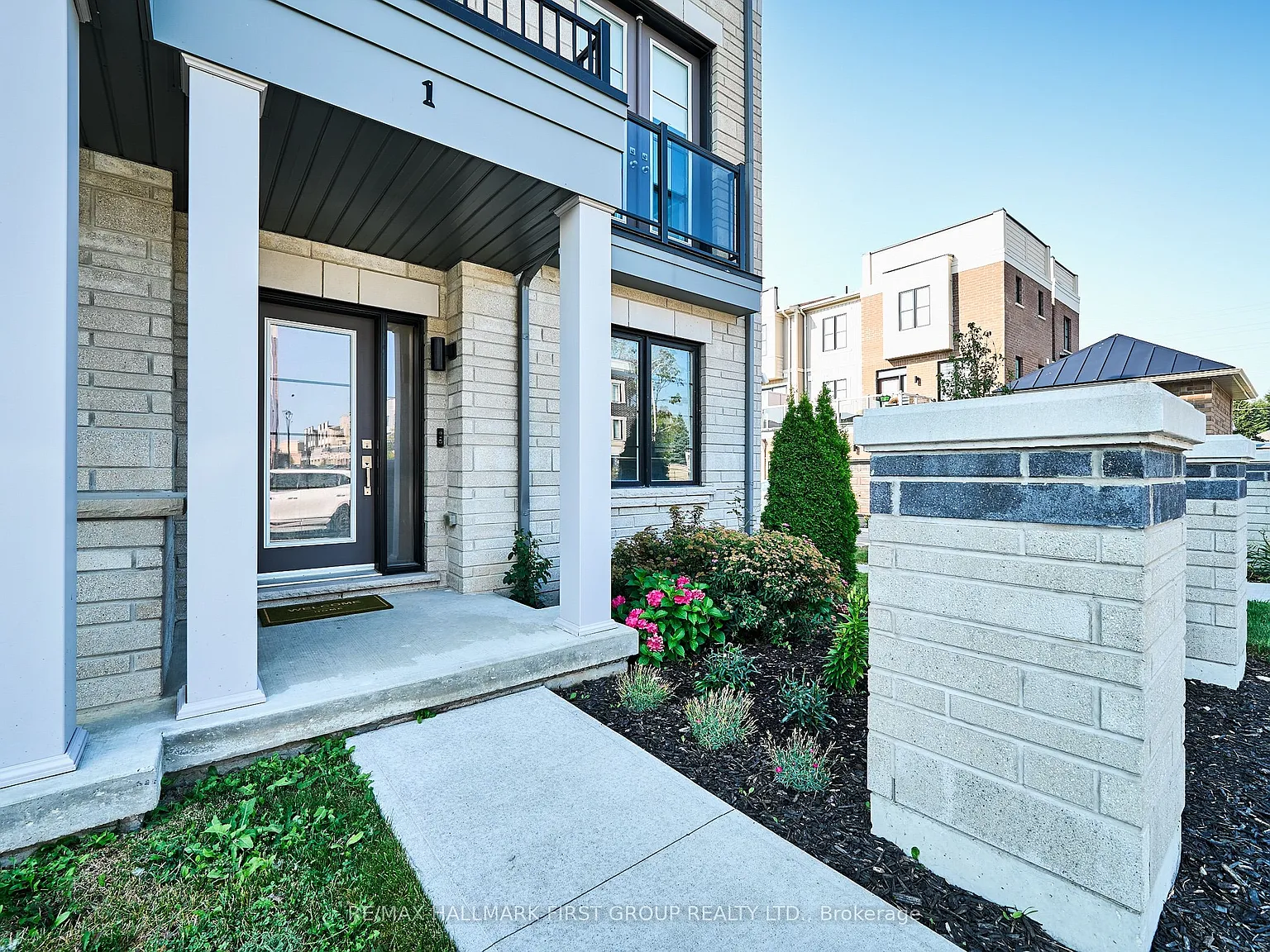4 bed, $3,200 — Photo 2