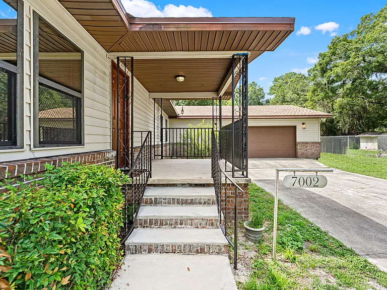 7002 Garden St — Photo 2