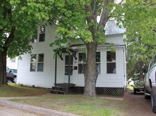 435 Hecla St, Lake Linden, MI 49945