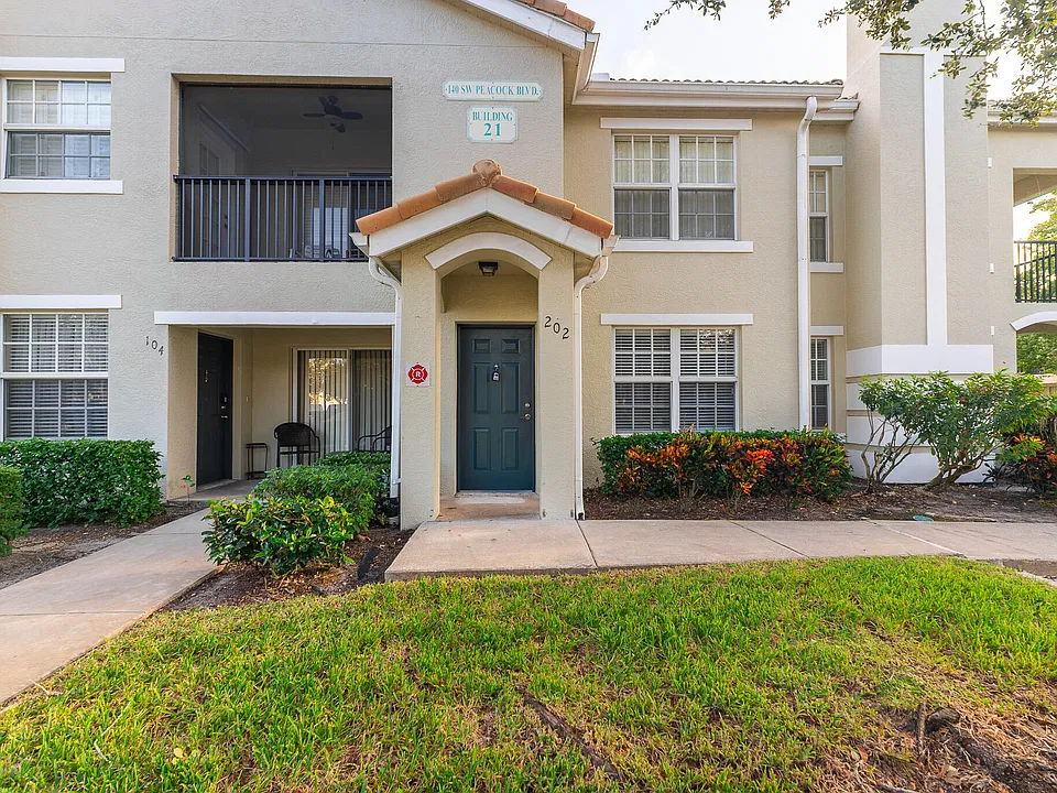 140 SW Peacock Blvd #21-202