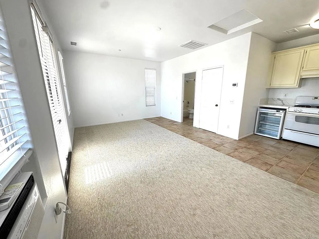 Studio, 1.0 bath, 400 sqft, $2,675 — Photo 2