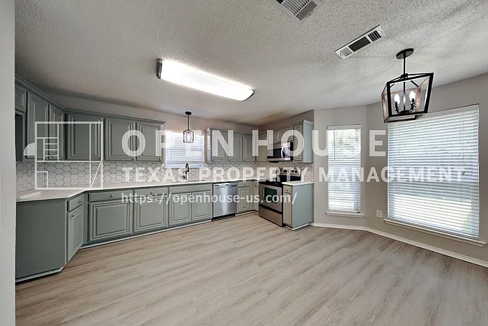 1824 Cancun Dr — Photo 6