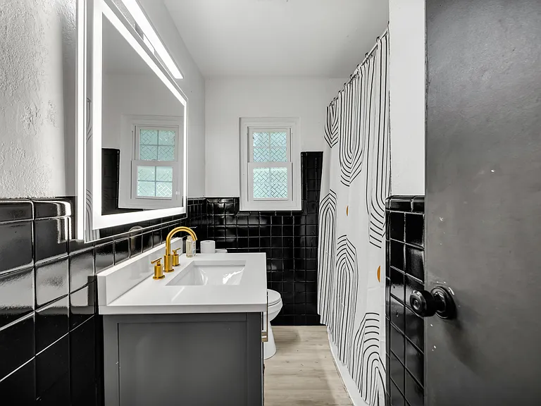 4828 S Madison Ave — Photo 23