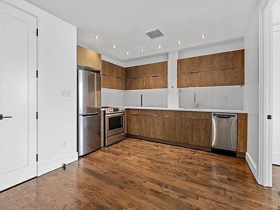 5th image of 495 Saint Johns Pl #2R