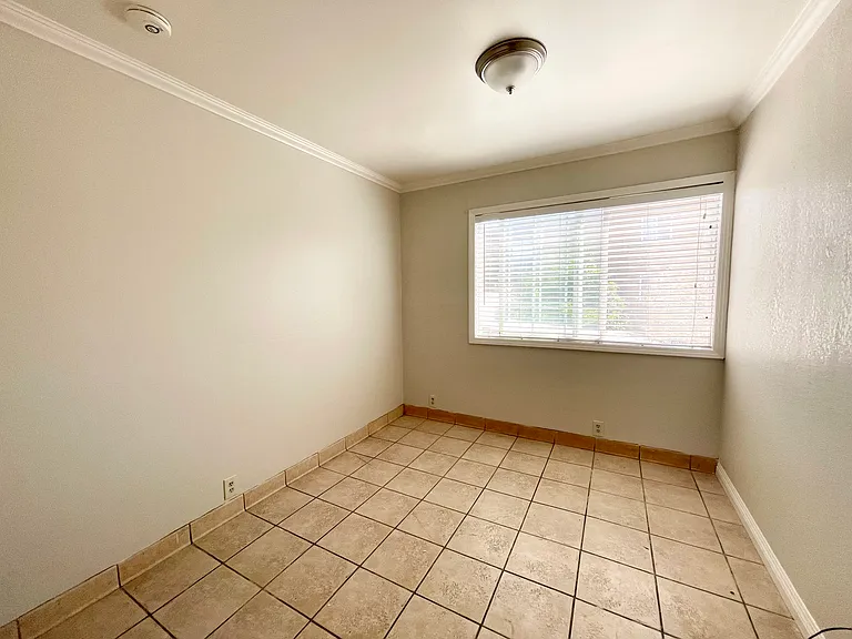 225 4th Ave #2 — Photo 7