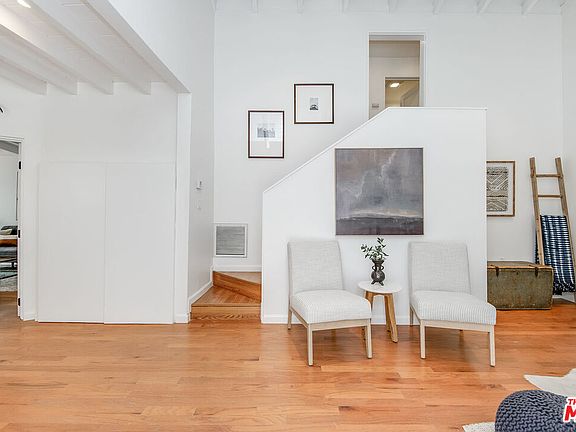 3rd image of 4055 Alta Mesa Dr