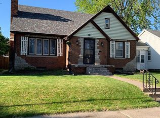 415 W Garfield St, Davenport, IA 52803