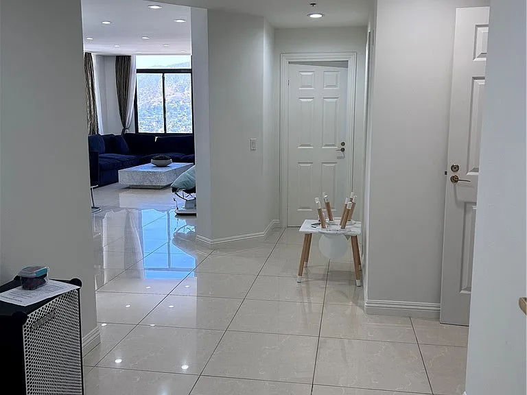 343 Pioneer Dr #Penthouse 2 — Photo 4