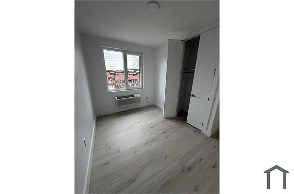 Building Photo - 598 Saratoga Ave #2B