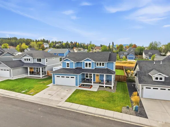 2221 E 3rd St, Moscow, ID 83843