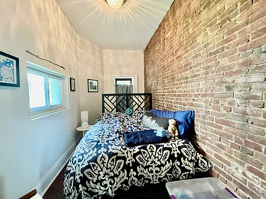 Rented by R New York | media 19