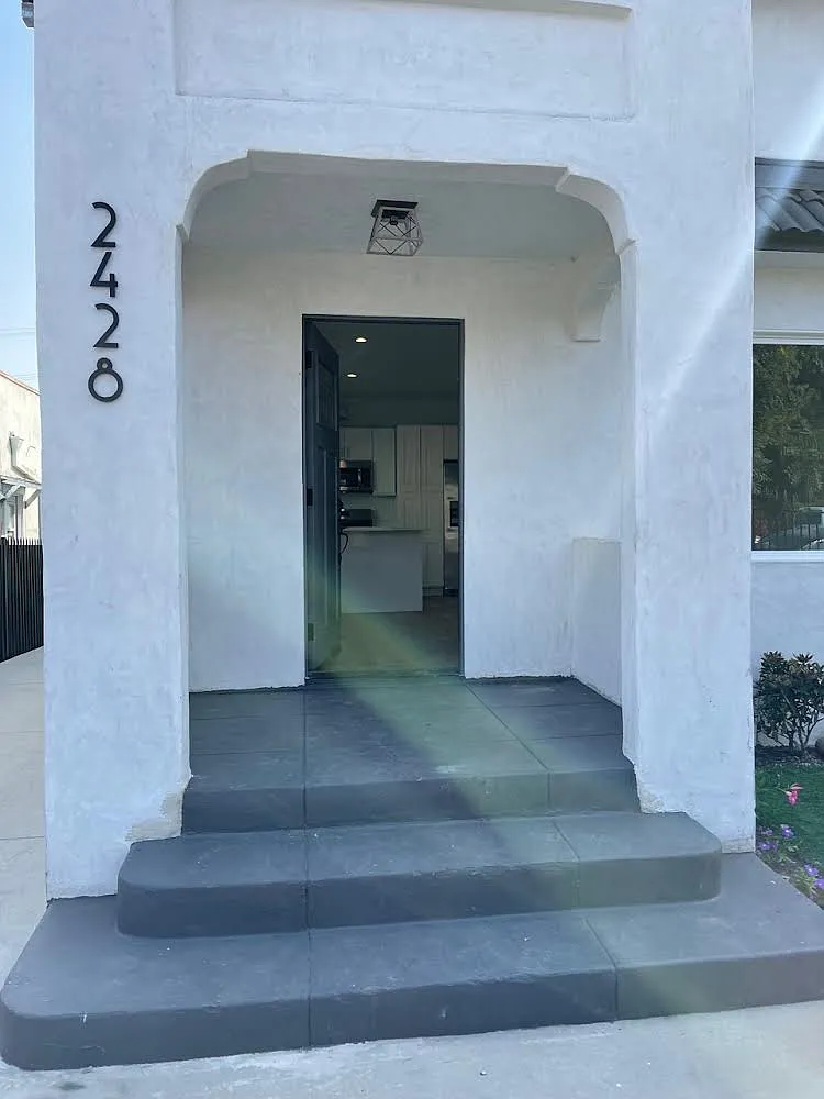 3 bed, 1200 sqft, $3,400 — Photo 3