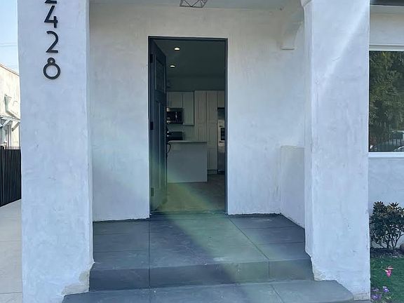 3rd image of 2428 Houston St #1