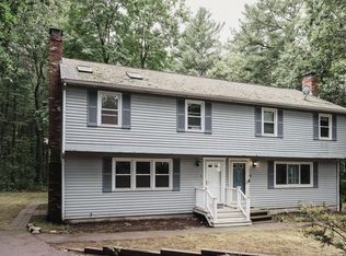 7 Ledgeville Ave #A, Foxboro, MA 02035