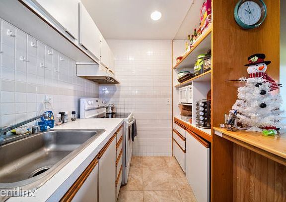 2nd image of 99 Walaka St #15