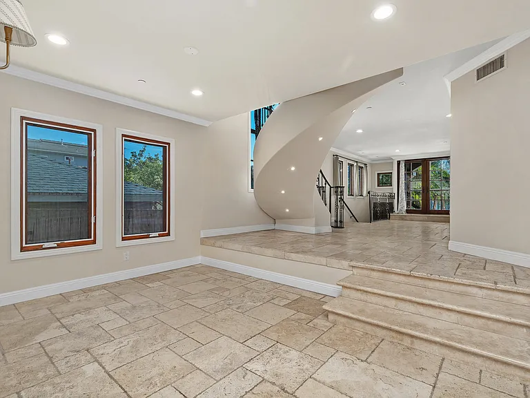 148 W Marquita #B — Photo 8
