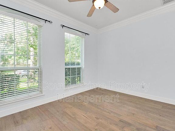 5th image of 3219 Brinmont Place Ln