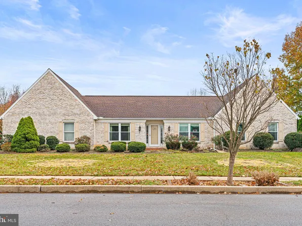 431 Indian Run Dr, Hummelstown, PA 17036