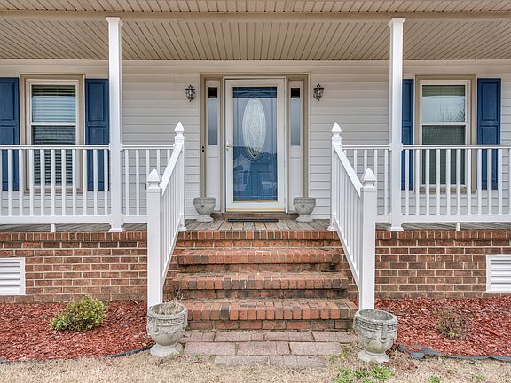 3rd image of 726 Bayberry Ct