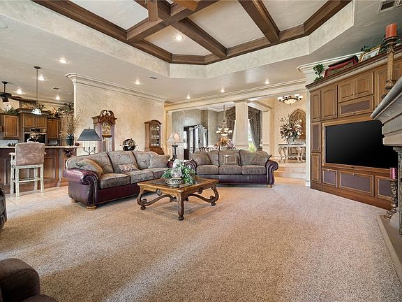 4th image of 1900 Lee Creek Cir