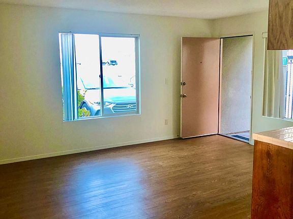 4th image of 7302 Mesa College Dr #13