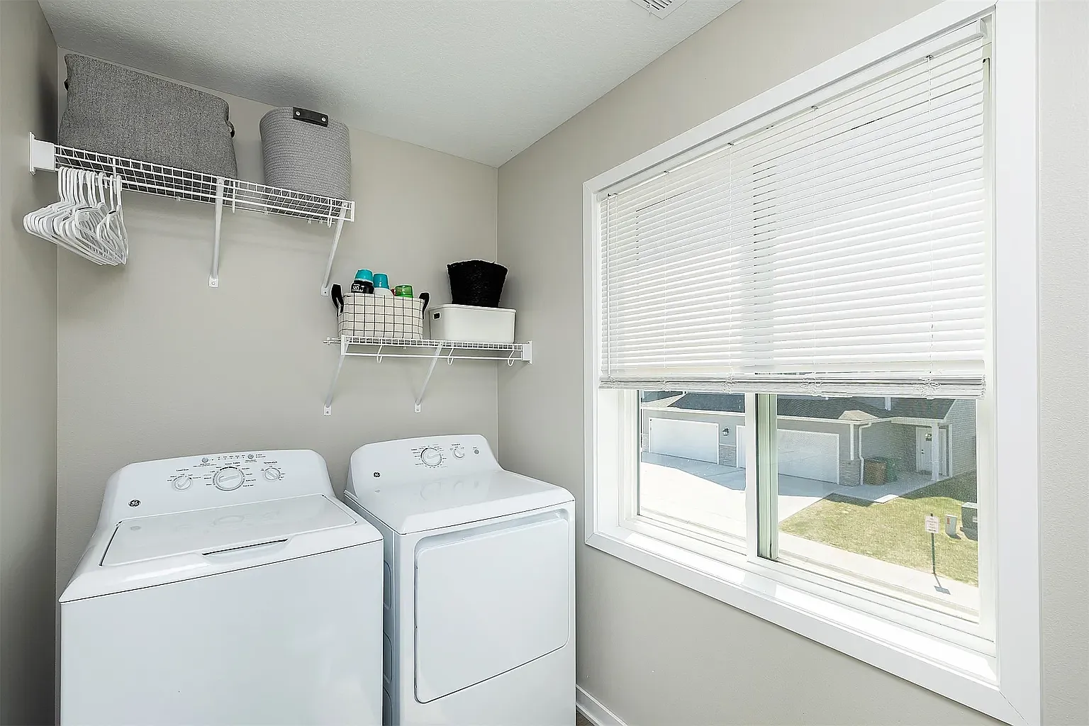 3 bed, 2.5 bath, 1617 sqft, $1,800 — Photo 3