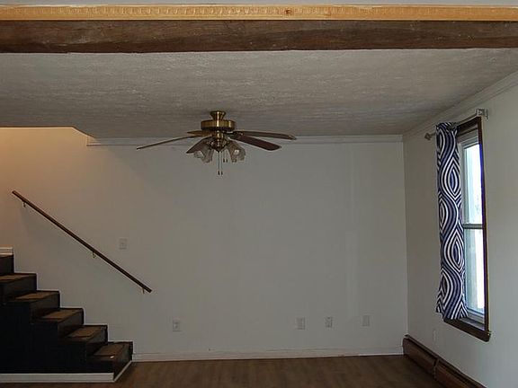 5th image of 902 Frailey Rd