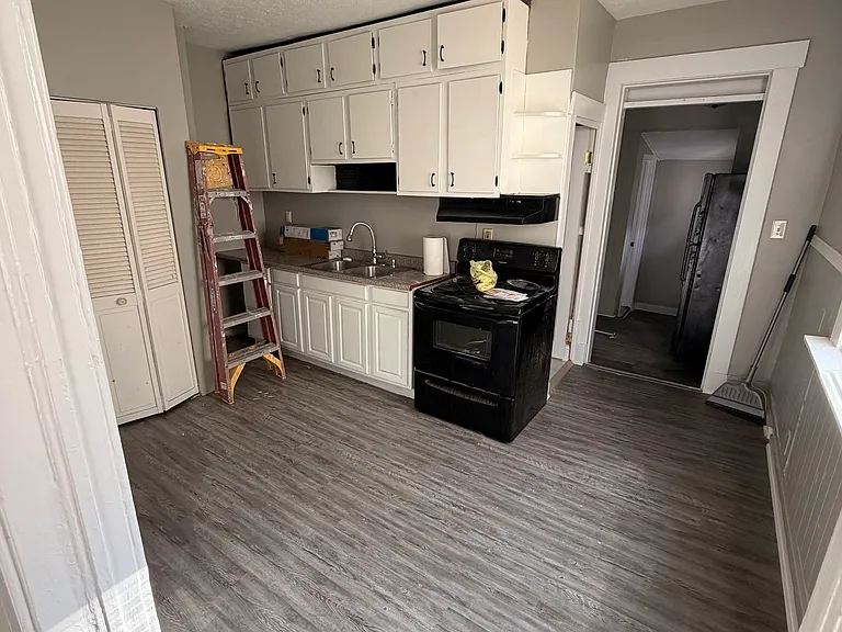 1710 Saint Louis Ave — Photo 11