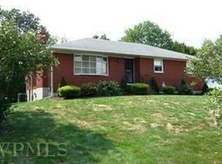 12 Hilltop Dr, Wappingers Falls, NY 12590