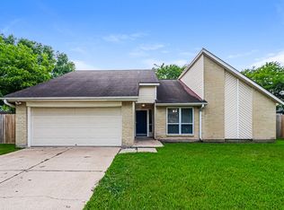 203 Old Oaks St, League City, TX 77573