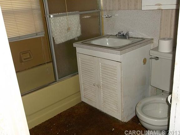 4th image of 423 Brookdale Dr