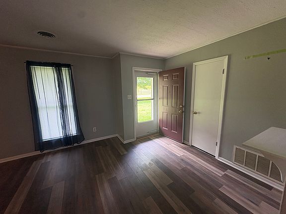 3rd image of 2736 Lawndale Dr