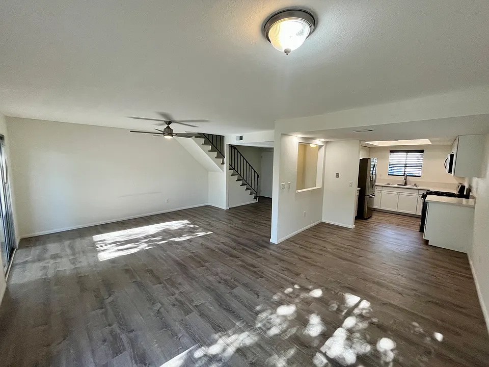 2112 E Vista Way #27