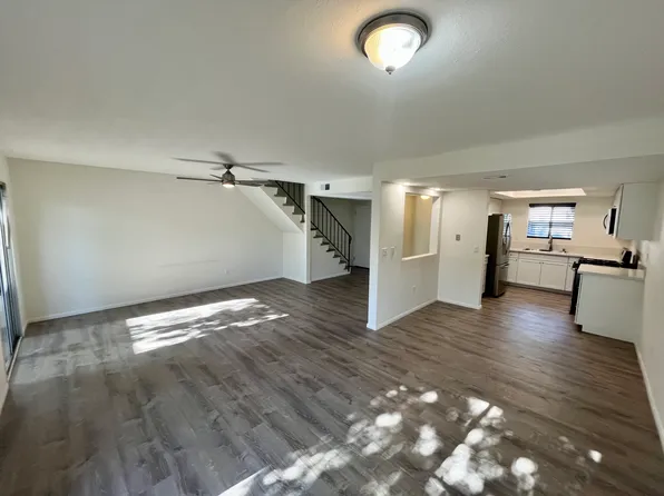2112 E Vista Way APT 27, Vista, CA 92084