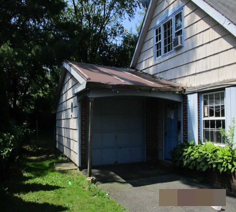 1st image of 34 Sheffield Dr
