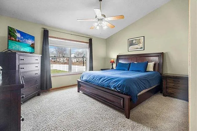 2049 Sherman Dr — Photo 3