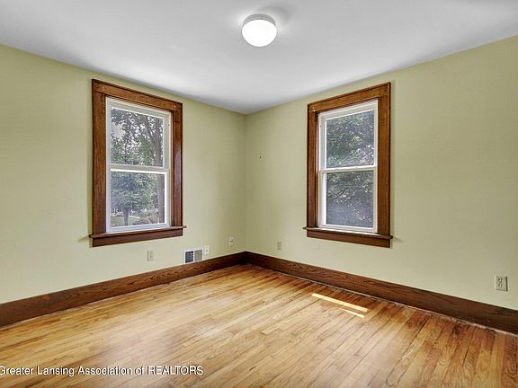 4th image of 2197 Bertha St