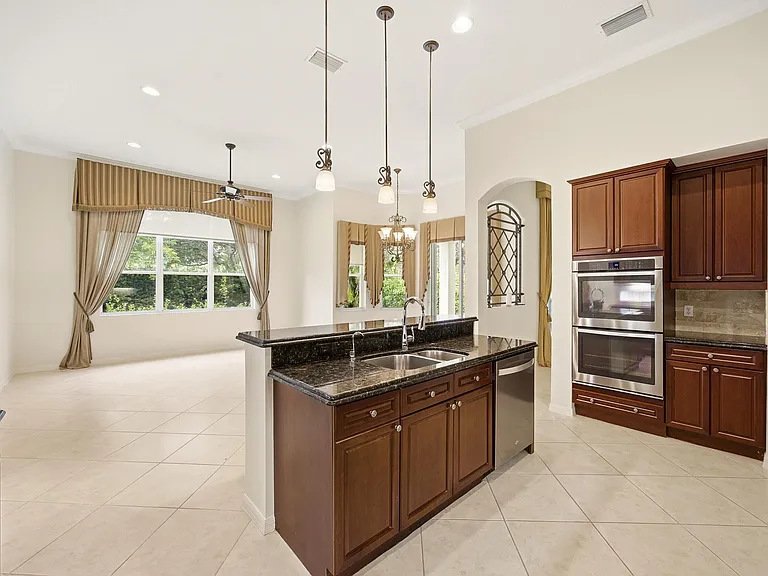 195 Sedona Way — Photo 20