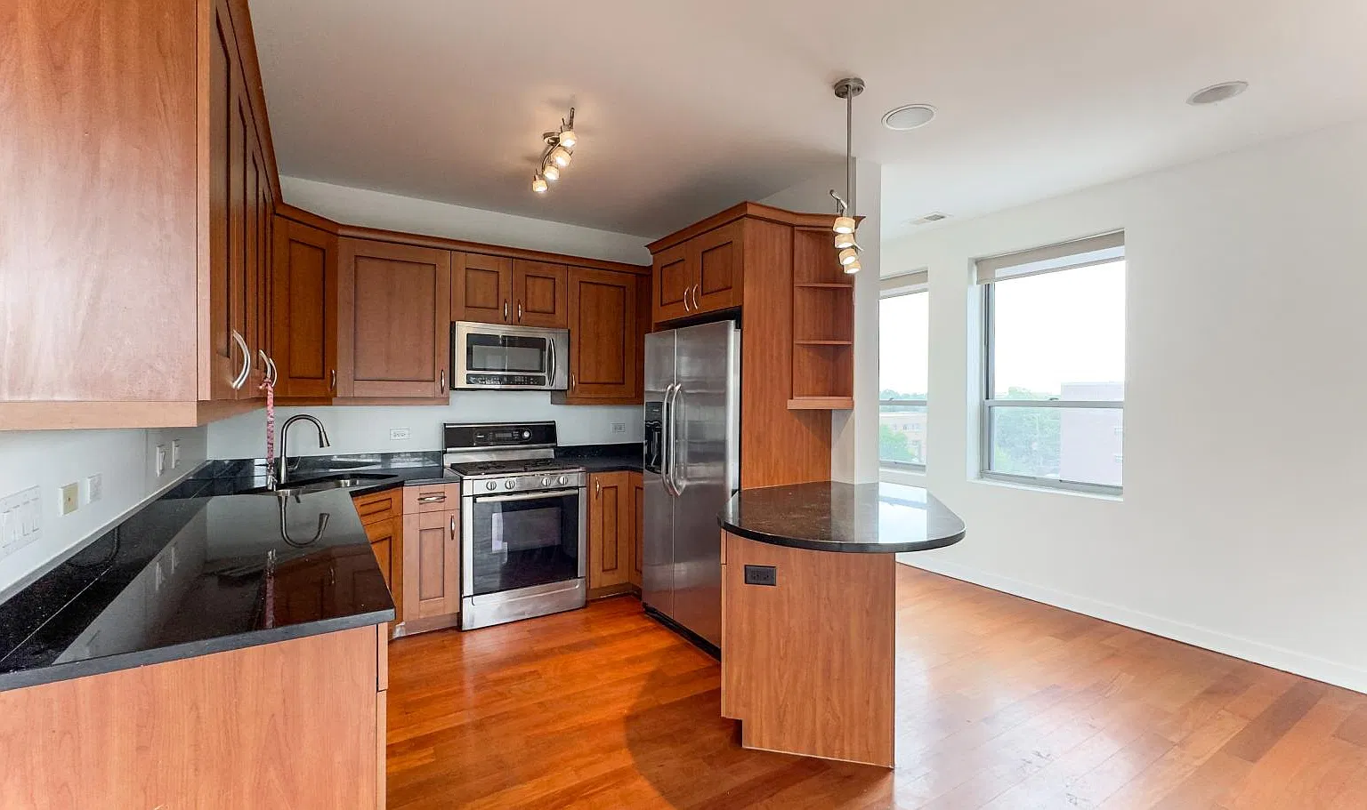 6957 North Greenview Avenue #6A — Photo 3