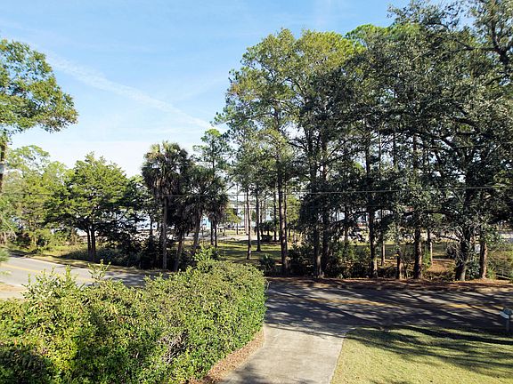 2nd image of 1225 N Bayshore Dr