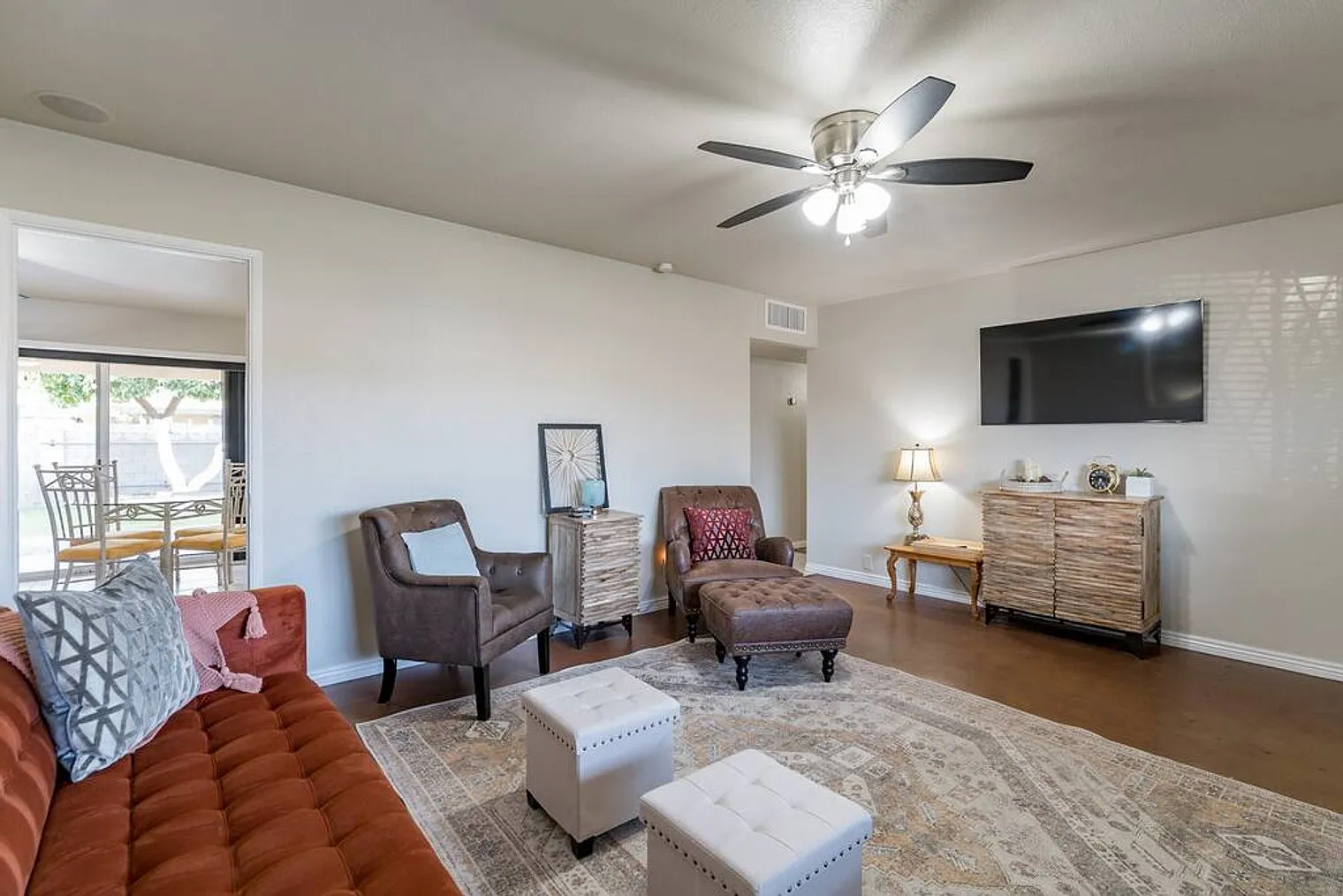 4 bed, 2.0 bath, 1991 sqft, $3,902 — Photo 2