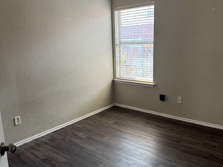 6911 Misty Meadow Ln — Photo 11