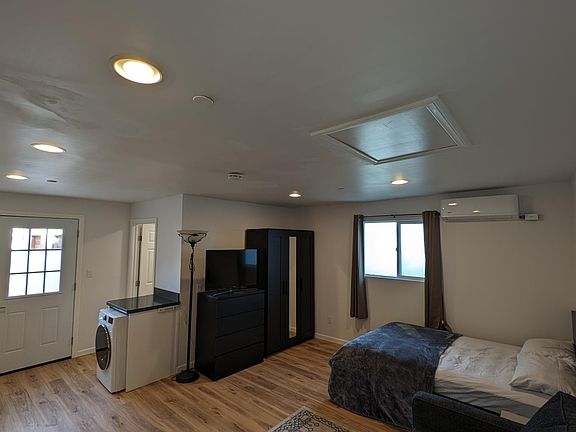 4th image of 10956 Fairbanks Way #A