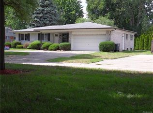 4973 Hubbard Dr, Troy, MI 48085