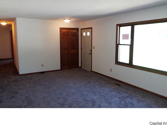 5th image of 699 Whiting Ave