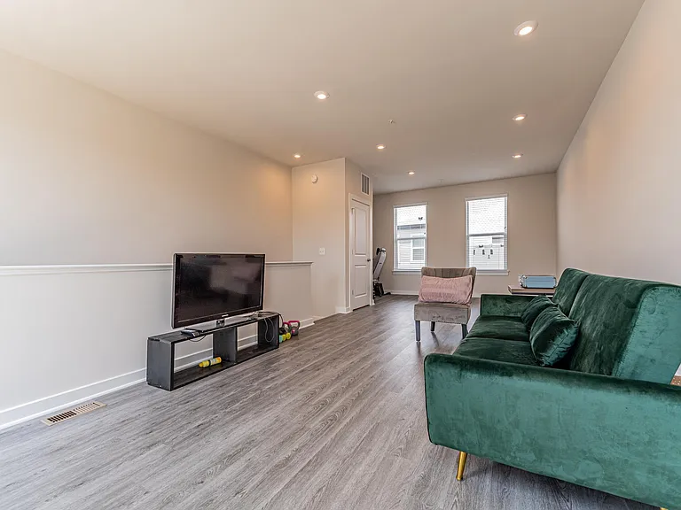 2503 Emerald Branch Dr — Photo 31